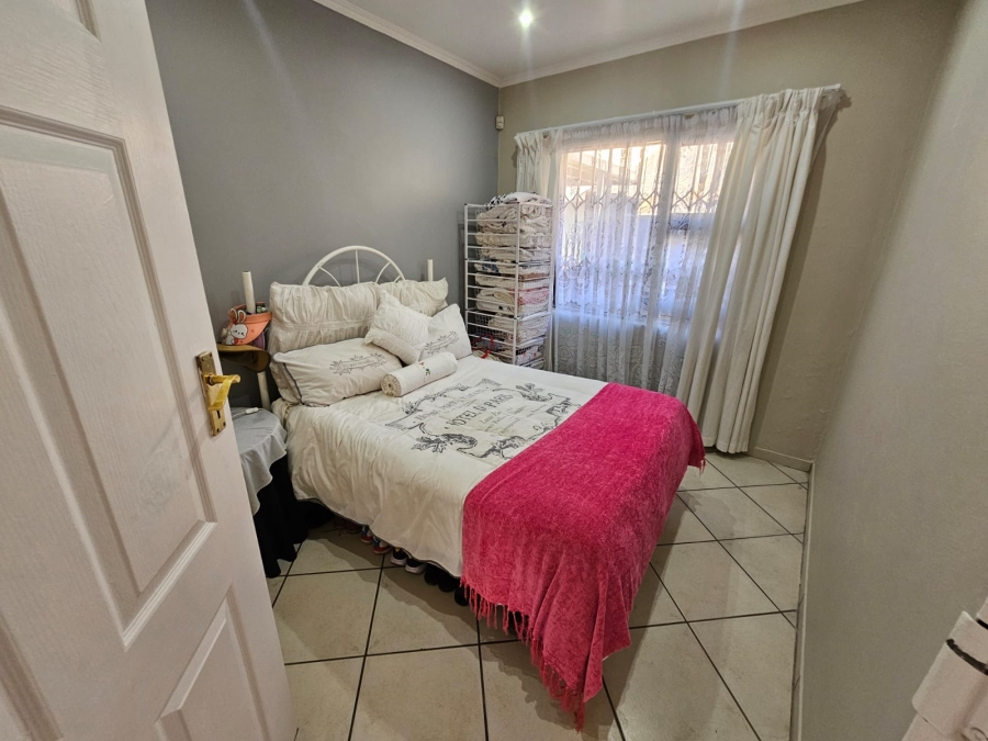 3 Bedroom Property for Sale in New Redruth Gauteng