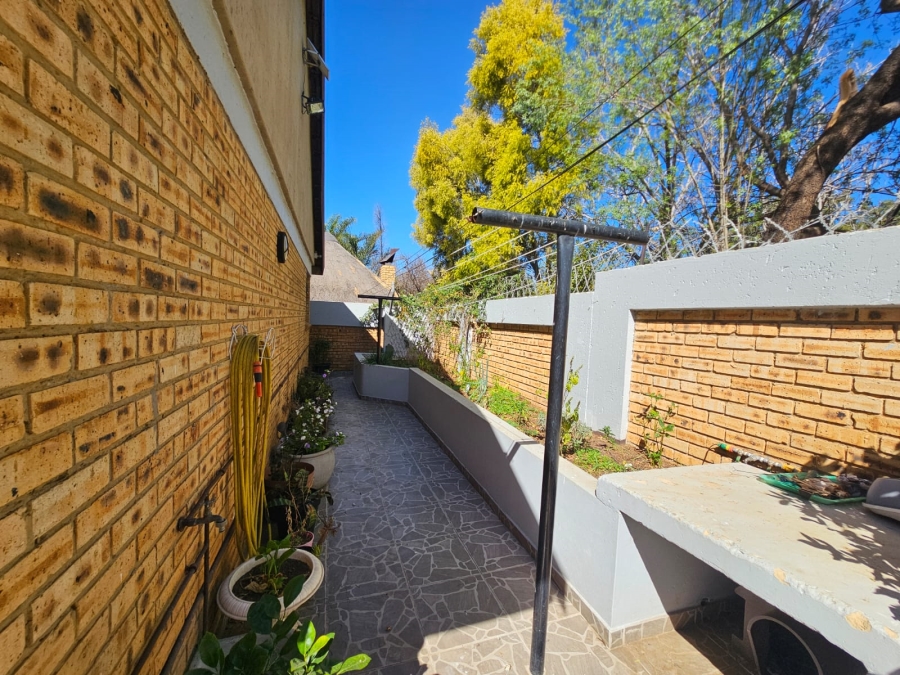 3 Bedroom Property for Sale in New Redruth Gauteng