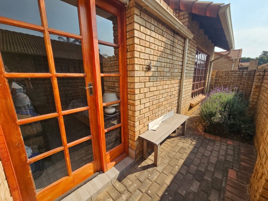 3 Bedroom Property for Sale in New Redruth Gauteng