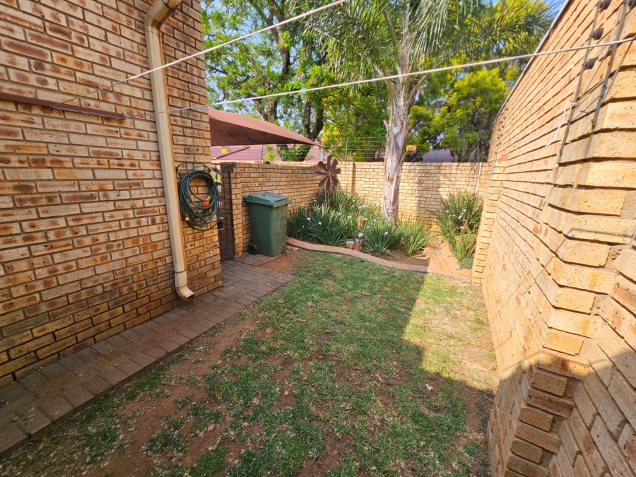3 Bedroom Property for Sale in New Redruth Gauteng
