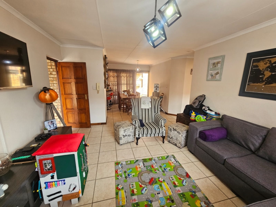 3 Bedroom Property for Sale in New Redruth Gauteng