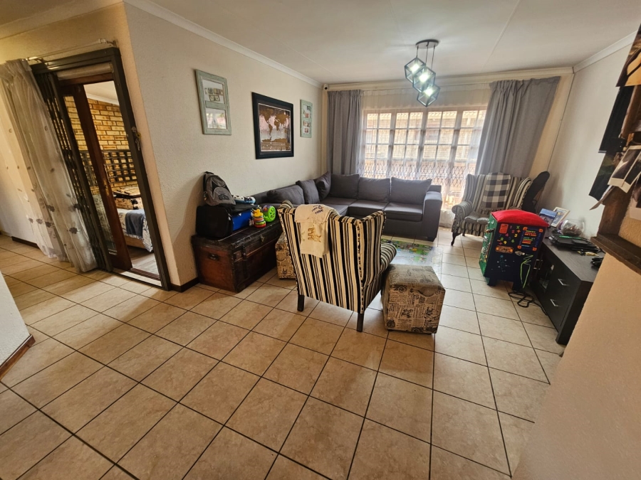 3 Bedroom Property for Sale in New Redruth Gauteng
