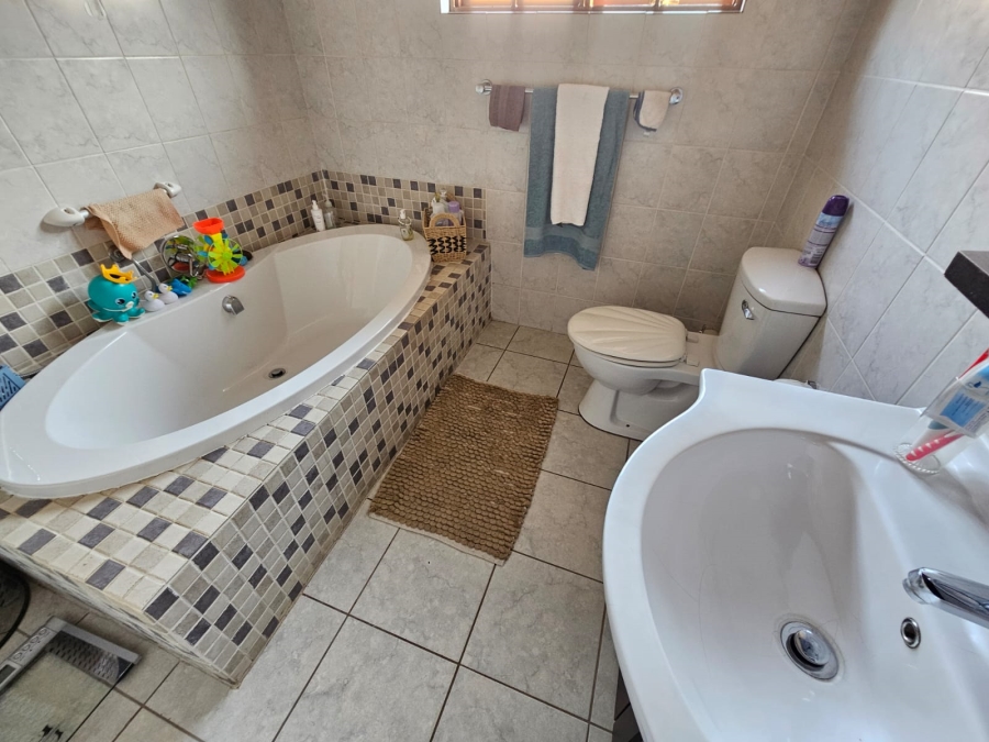 3 Bedroom Property for Sale in New Redruth Gauteng