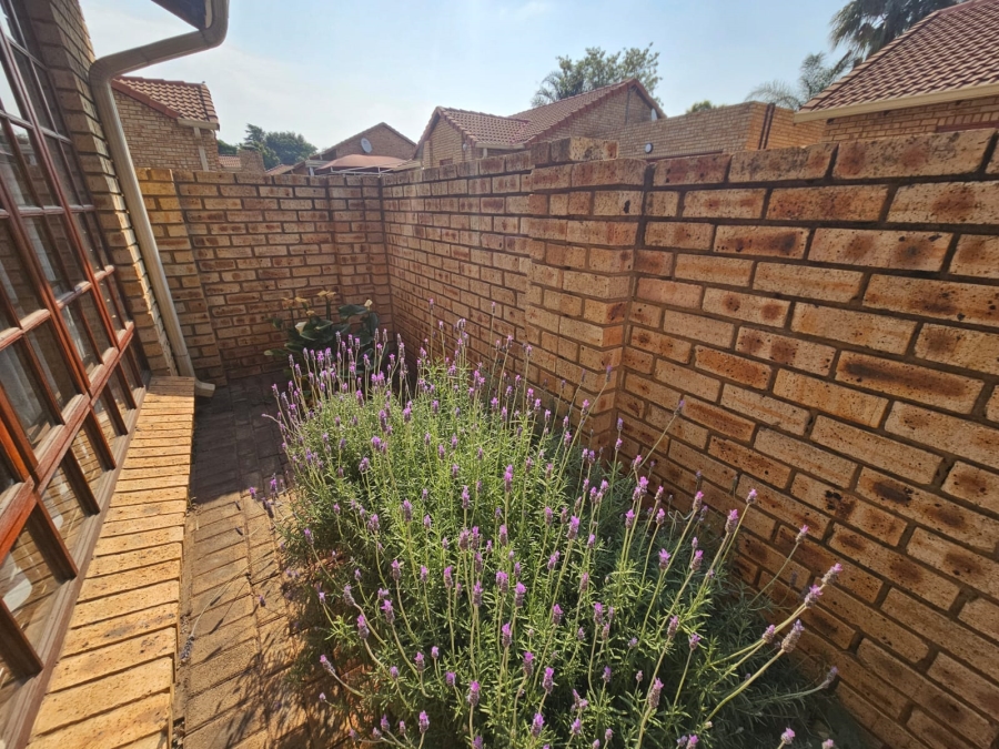 3 Bedroom Property for Sale in New Redruth Gauteng