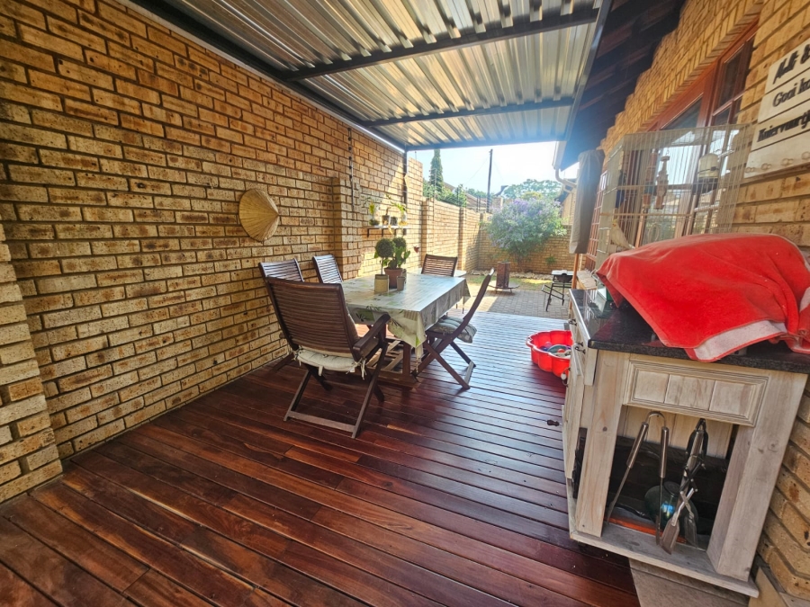 3 Bedroom Property for Sale in New Redruth Gauteng