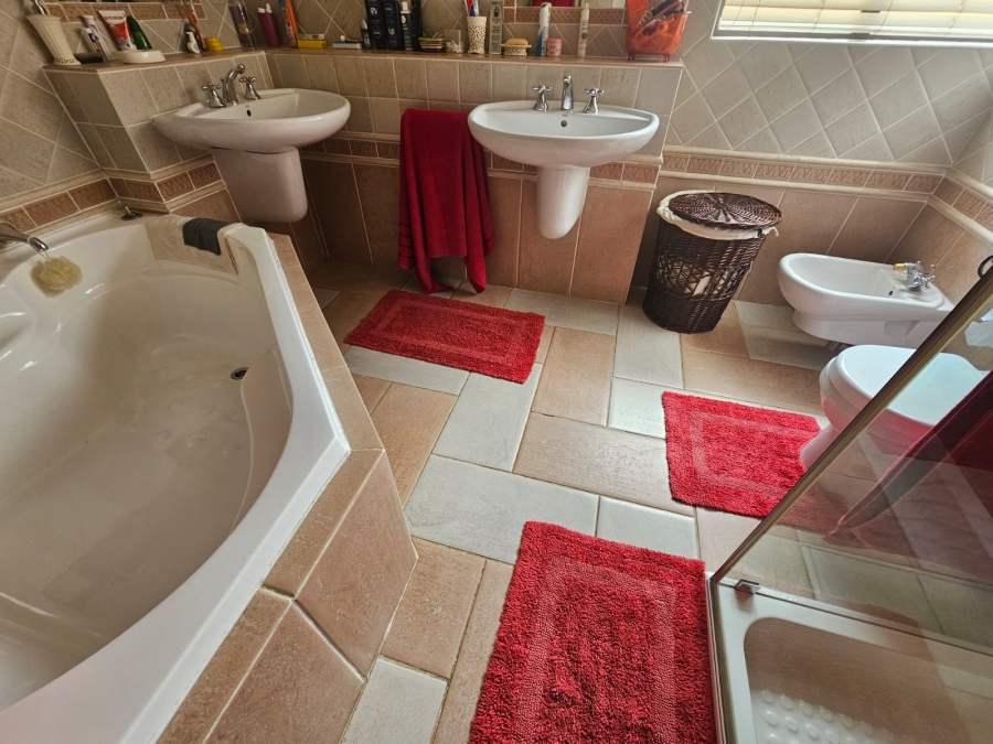 3 Bedroom Property for Sale in Meyersdal Gauteng