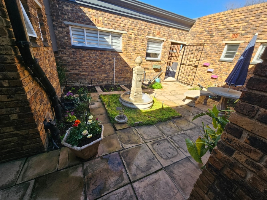 4 Bedroom Property for Sale in Brackenhurst Gauteng