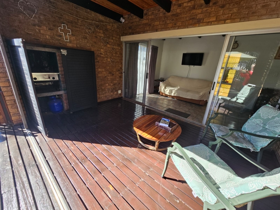 4 Bedroom Property for Sale in Brackenhurst Gauteng