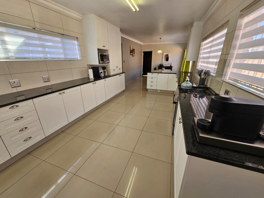 4 Bedroom Property for Sale in Brackenhurst Gauteng