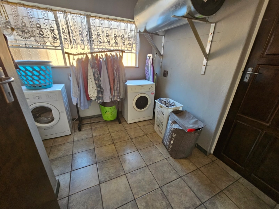 4 Bedroom Property for Sale in Brackenhurst Gauteng