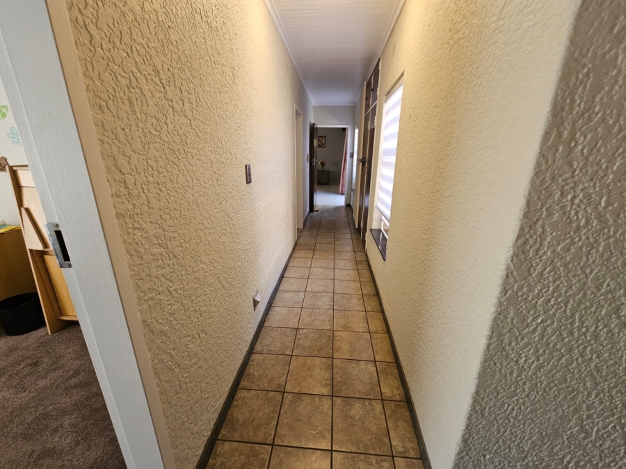 4 Bedroom Property for Sale in Brackenhurst Gauteng