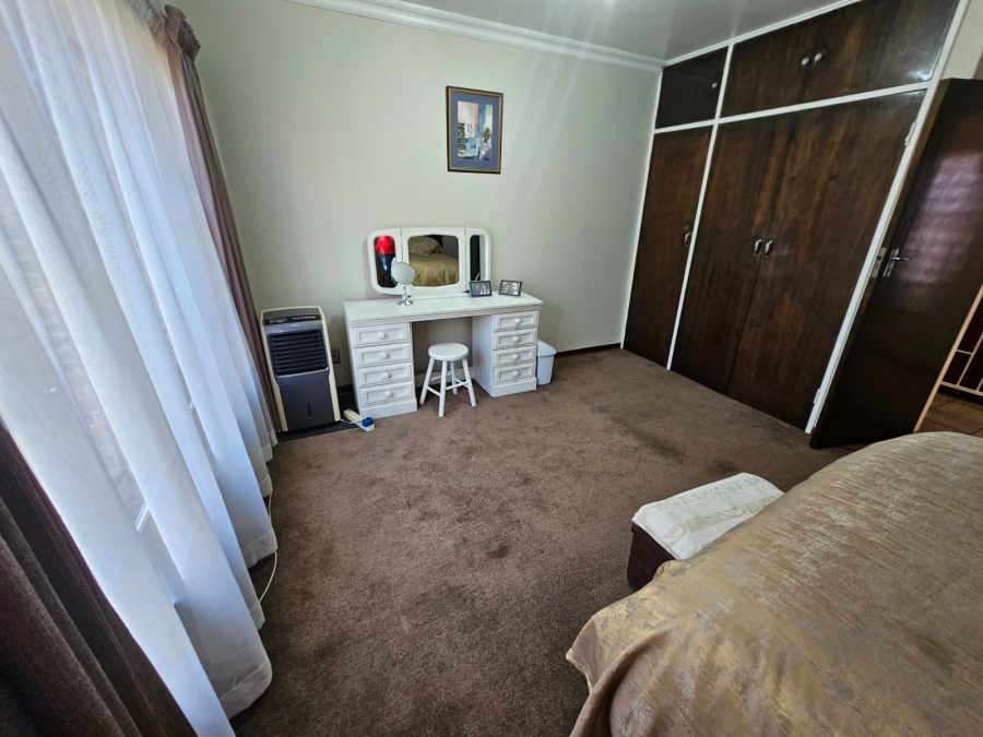 4 Bedroom Property for Sale in Brackenhurst Gauteng