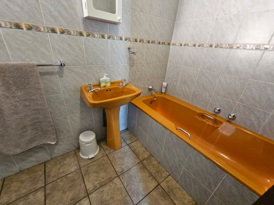 4 Bedroom Property for Sale in Brackenhurst Gauteng