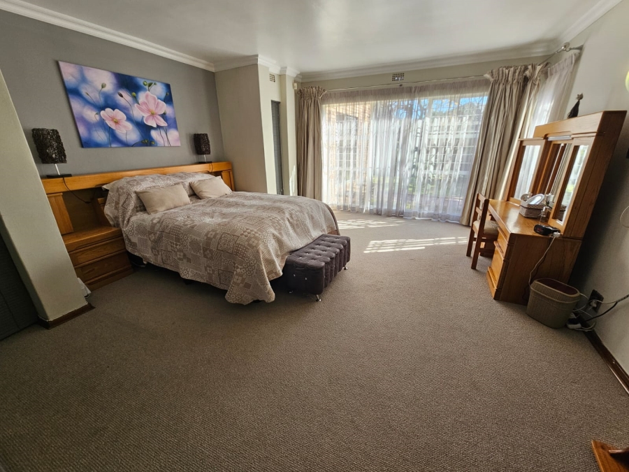 4 Bedroom Property for Sale in Brackenhurst Gauteng