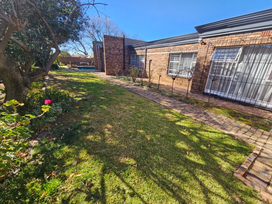 4 Bedroom Property for Sale in Brackenhurst Gauteng