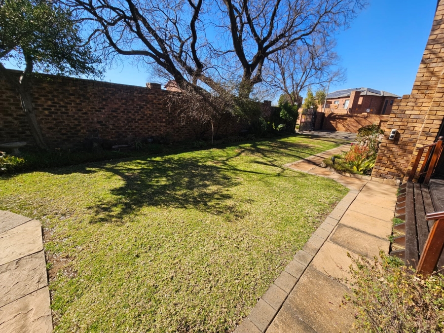 4 Bedroom Property for Sale in Brackenhurst Gauteng