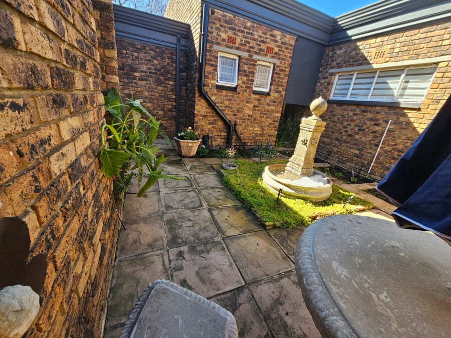 4 Bedroom Property for Sale in Brackenhurst Gauteng