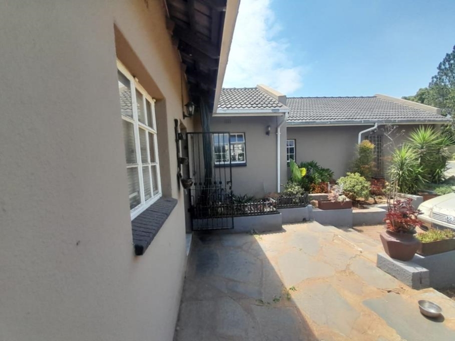 3 Bedroom Property for Sale in Brackendowns Gauteng