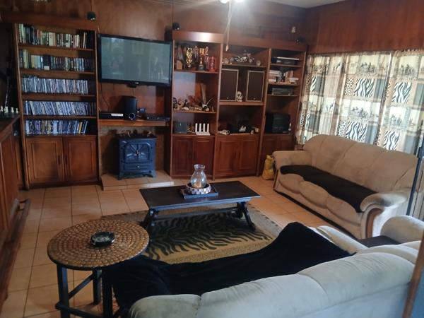 3 Bedroom Property for Sale in Brackendowns Gauteng