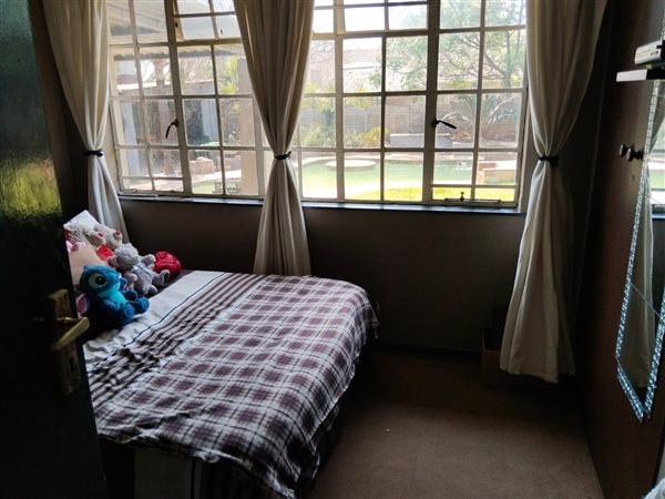 3 Bedroom Property for Sale in Brackendowns Gauteng