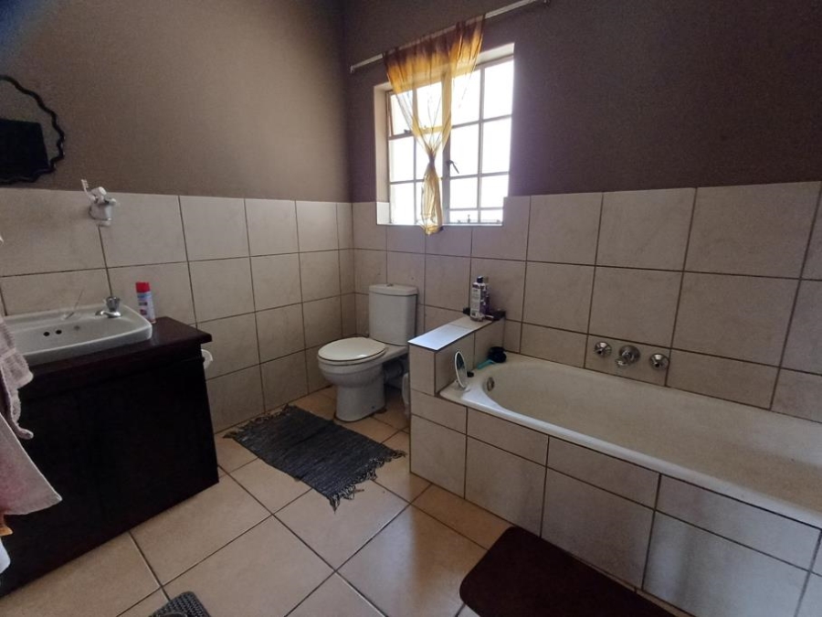 3 Bedroom Property for Sale in Brackendowns Gauteng
