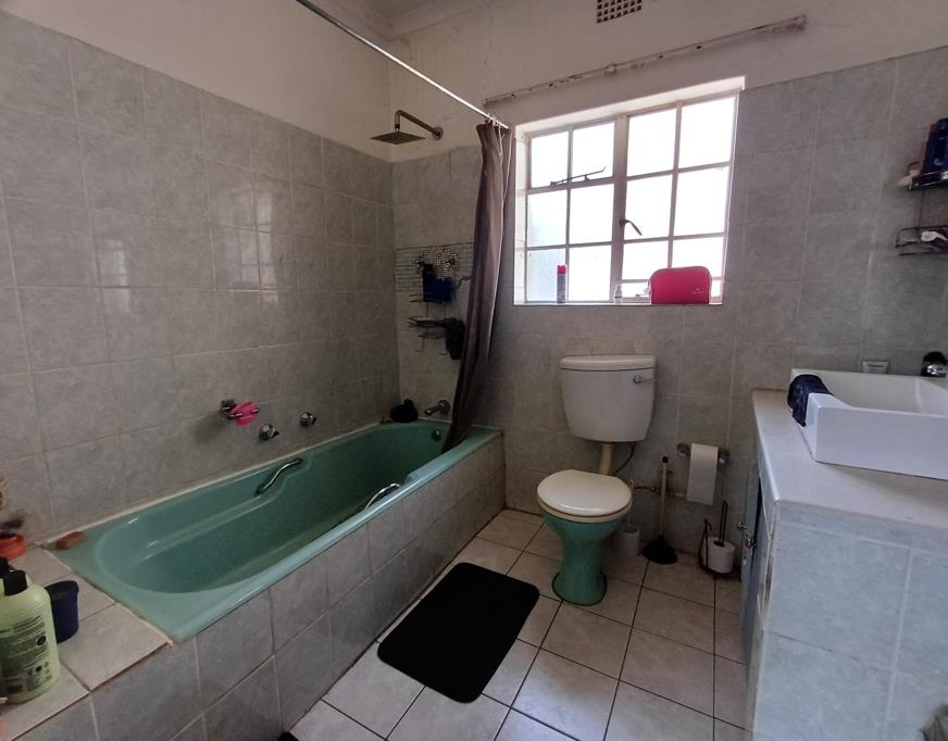 3 Bedroom Property for Sale in Brackendowns Gauteng