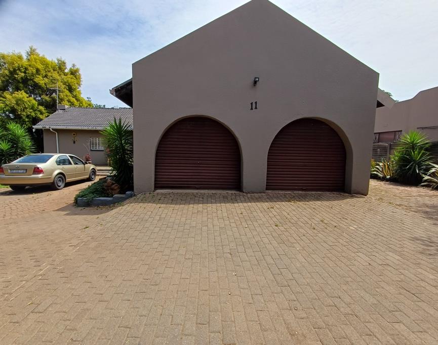 3 Bedroom Property for Sale in Brackendowns Gauteng