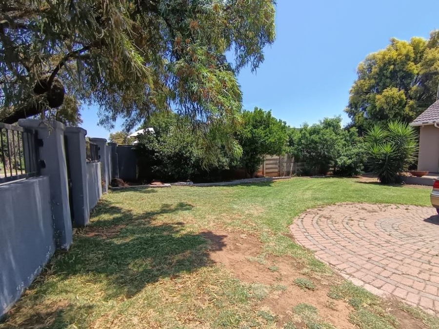 3 Bedroom Property for Sale in Brackendowns Gauteng