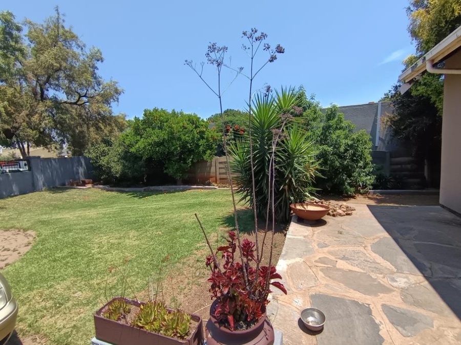 3 Bedroom Property for Sale in Brackendowns Gauteng