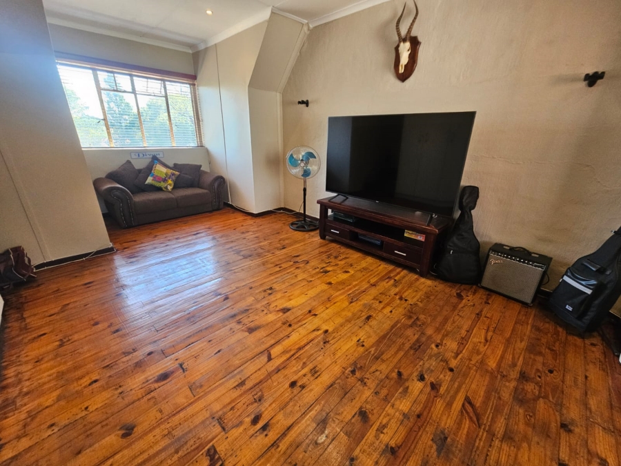 4 Bedroom Property for Sale in Brackendowns Gauteng