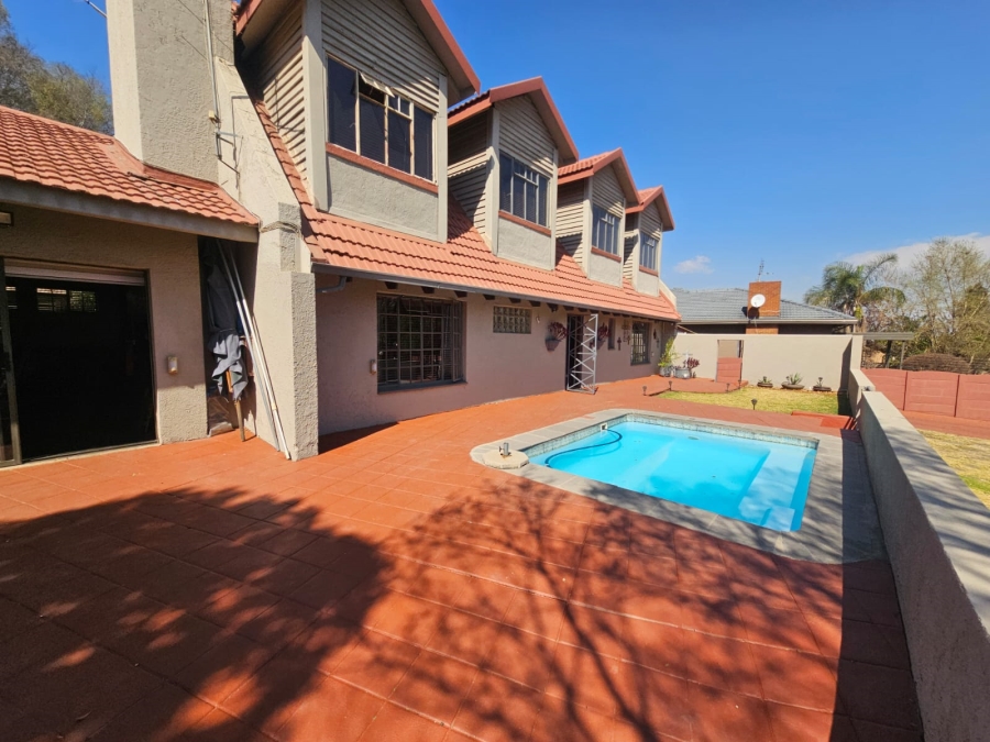 4 Bedroom Property for Sale in Brackendowns Gauteng