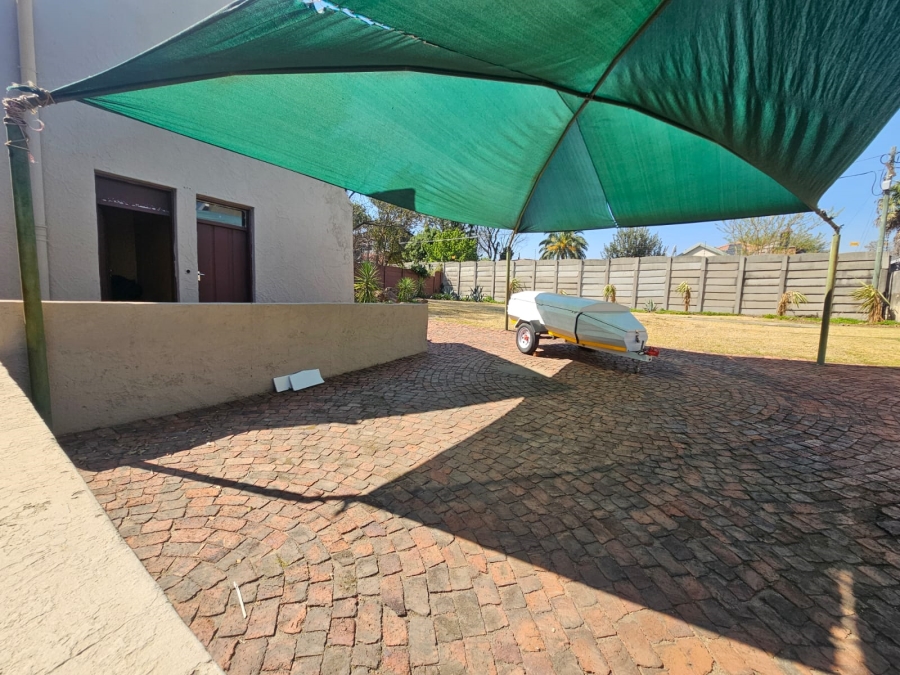 4 Bedroom Property for Sale in Brackendowns Gauteng