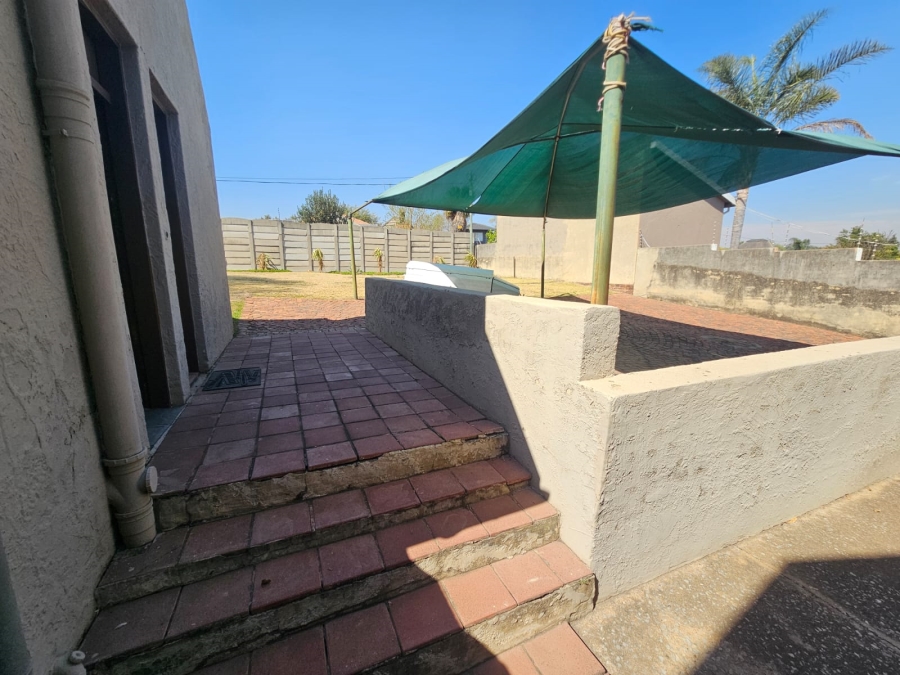 4 Bedroom Property for Sale in Brackendowns Gauteng