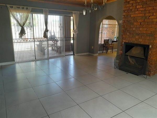 3 Bedroom Property for Sale in Brackenhurst Gauteng