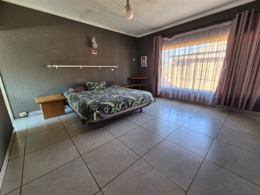 3 Bedroom Property for Sale in Brackenhurst Gauteng