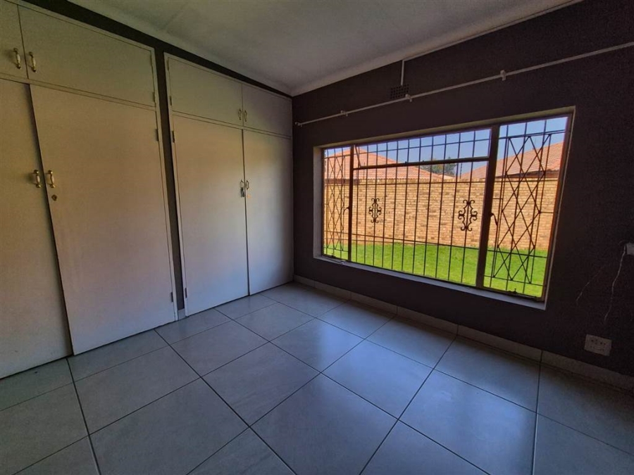 3 Bedroom Property for Sale in Brackenhurst Gauteng