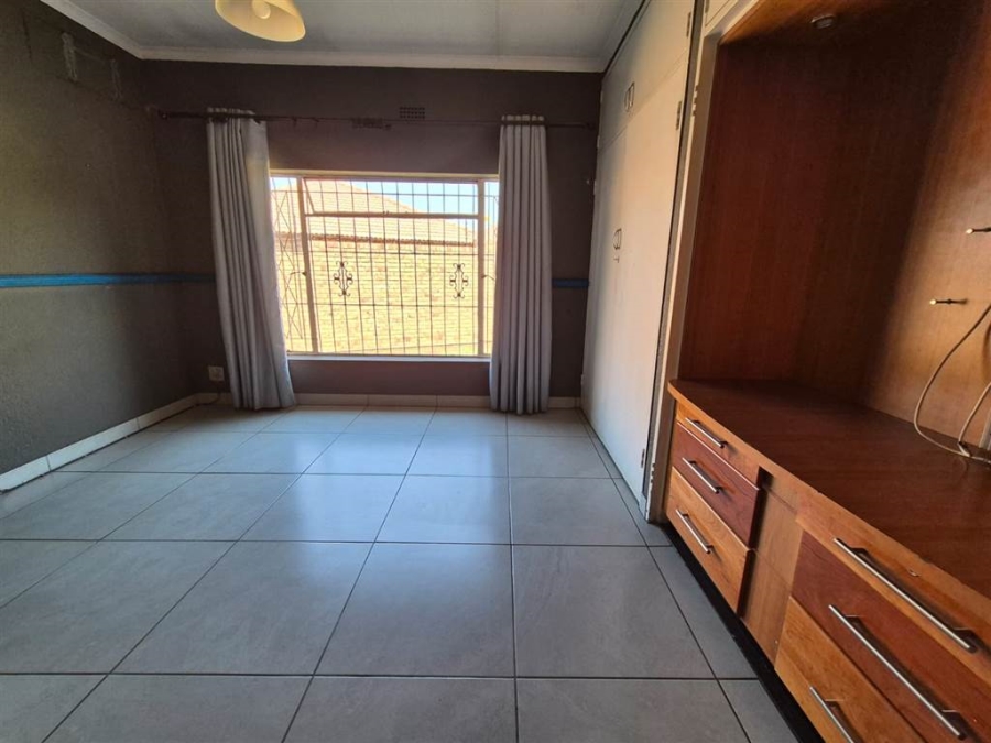 3 Bedroom Property for Sale in Brackenhurst Gauteng