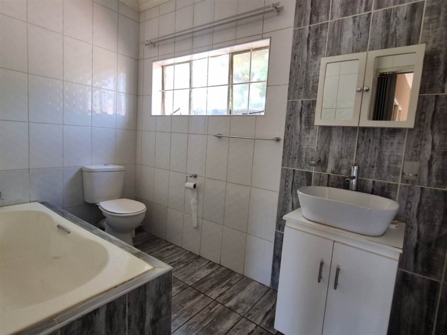 3 Bedroom Property for Sale in Brackenhurst Gauteng