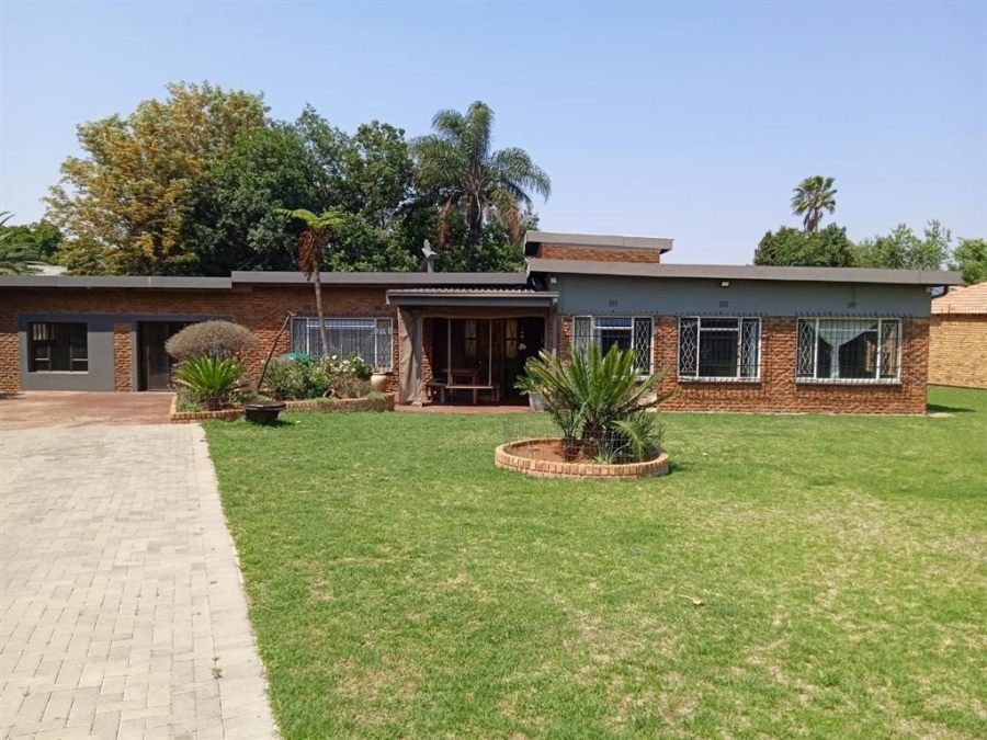 3 Bedroom Property for Sale in Brackenhurst Gauteng