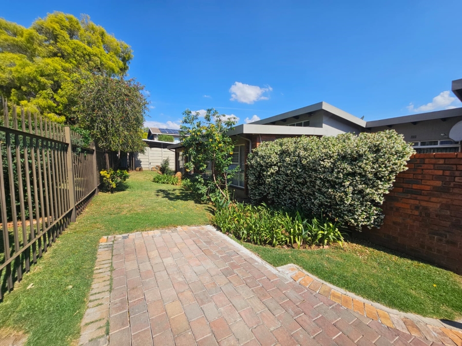 4 Bedroom Property for Sale in Verwoerdpark Gauteng