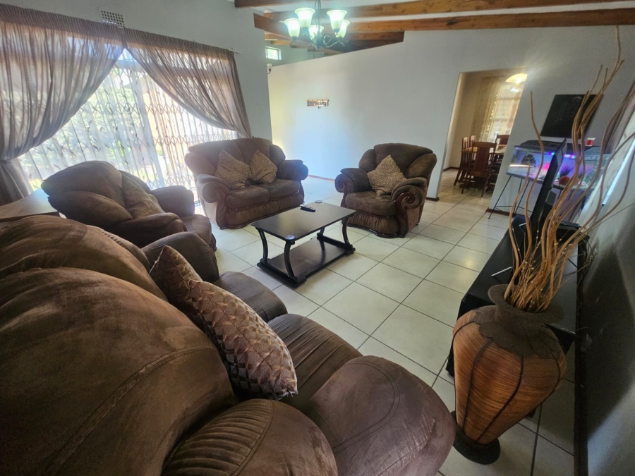 4 Bedroom Property for Sale in Verwoerdpark Gauteng