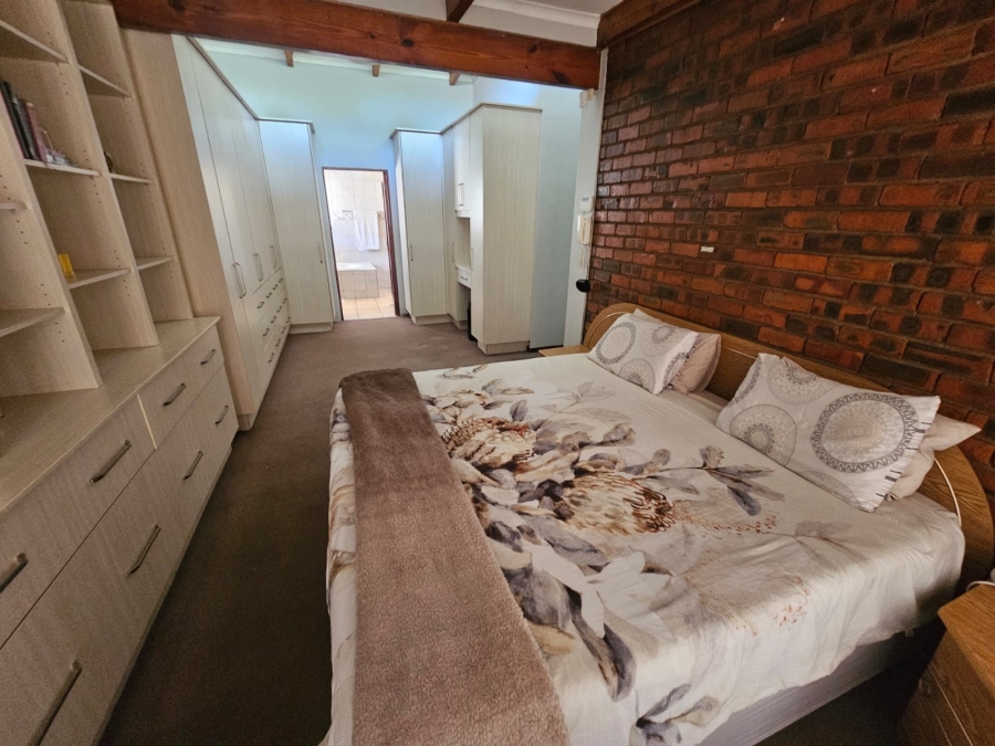 4 Bedroom Property for Sale in Verwoerdpark Gauteng