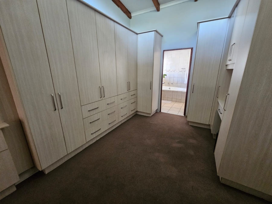 4 Bedroom Property for Sale in Verwoerdpark Gauteng