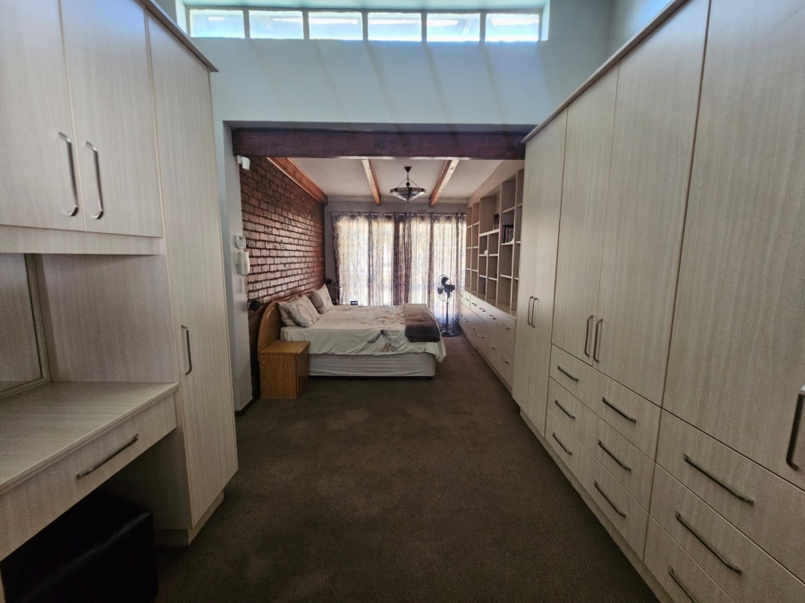 4 Bedroom Property for Sale in Verwoerdpark Gauteng