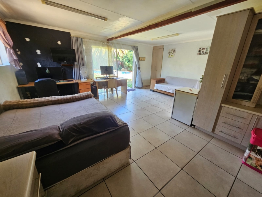 4 Bedroom Property for Sale in Verwoerdpark Gauteng