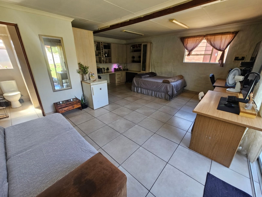 4 Bedroom Property for Sale in Verwoerdpark Gauteng