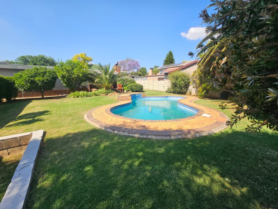 4 Bedroom Property for Sale in Verwoerdpark Gauteng