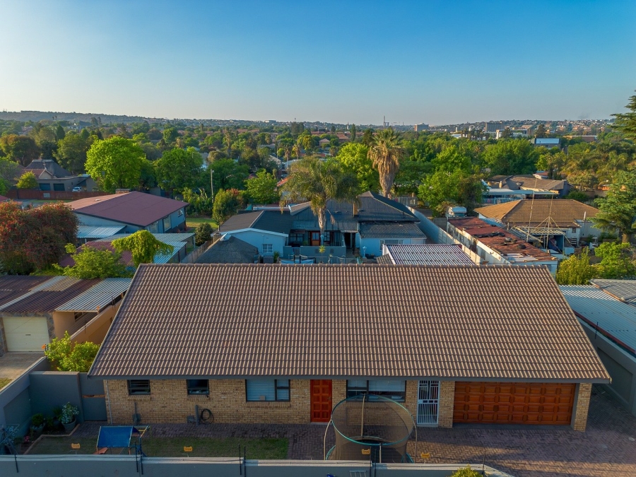 3 Bedroom Property for Sale in Raceview Gauteng