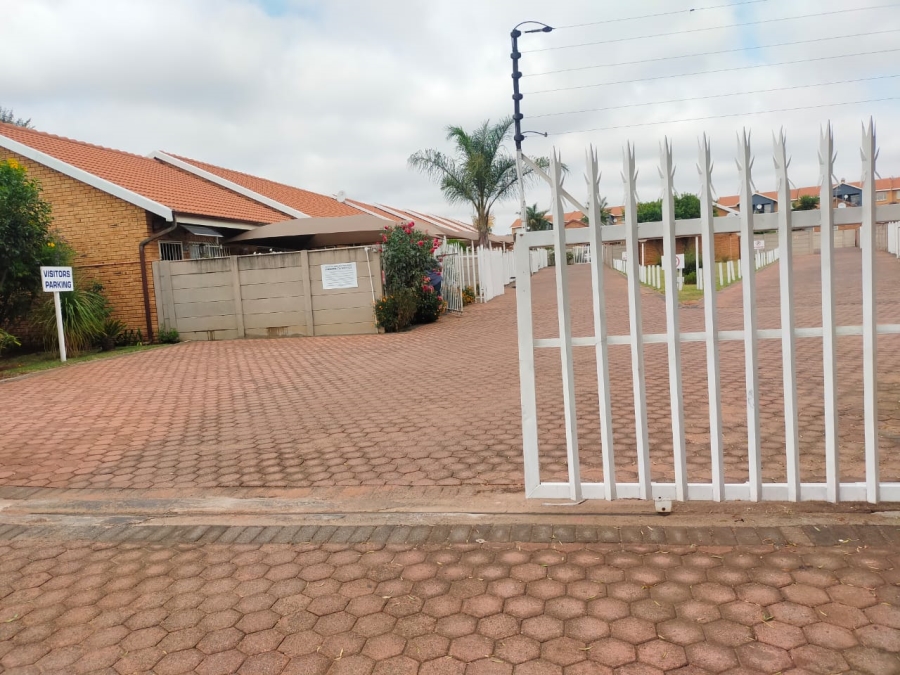 2 Bedroom Property for Sale in Greenhills Ext 3 Gauteng