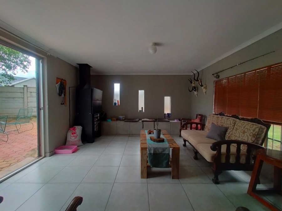 5 Bedroom Property for Sale in Greenhills Gauteng